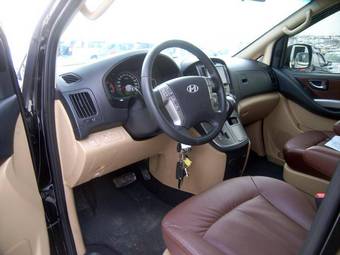 2009 Hyundai Starex Photos