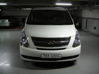 2009 Hyundai Starex Pictures