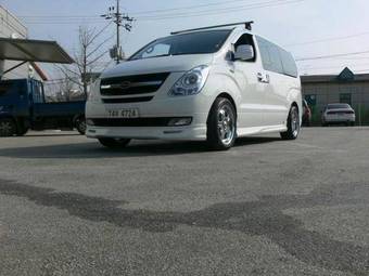 2010 Hyundai Starex Pictures