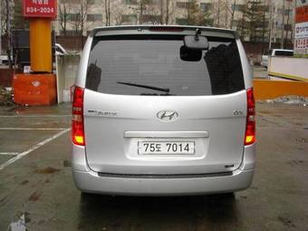 2010 Hyundai Starex Photos