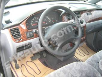 2003 Hyundai Trajet Pics