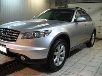 2004 Infiniti FX35 Photos