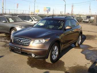 2004 Infiniti FX35 Photos