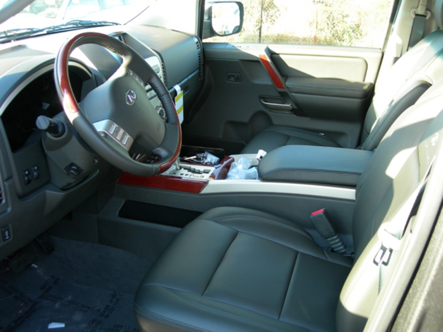 2005 Infiniti QX56 Photos