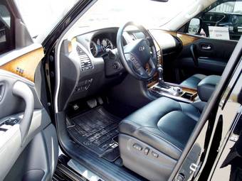 2010 Infiniti QX56 Images