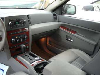 2004 Jeep Grand Cherokee Photos