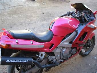 1995 Kawasaki ZZ-R400 Photos