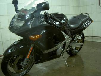 2001 Kawasaki ZZ-R400 Photos