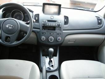 Kia cerato 2010 салон