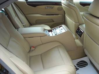 2007 Lexus LS460 Images