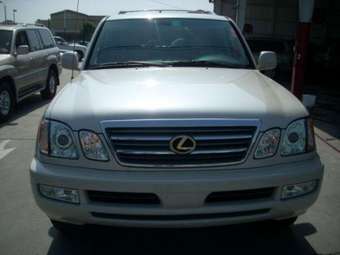 2004 Lexus LX470 Pictures