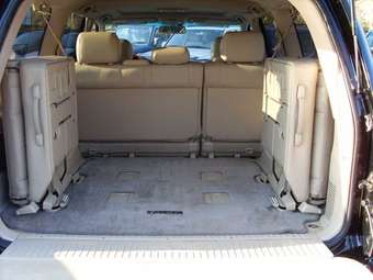 2004 Lexus LX470 Photos