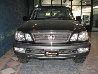 2004 Lexus LX470 Images