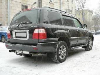 2004 Lexus LX470 Pictures