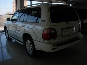 2004 Lexus LX470 Photos