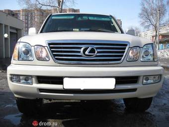 2004 Lexus LX470 Photos