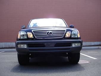 2005 Lexus LX470 Pics
