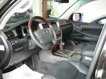 2011 Lexus LX570 Photos