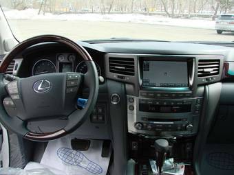 2011 Lexus LX570 Pics