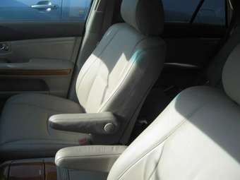 2004 Lexus RX330 Images