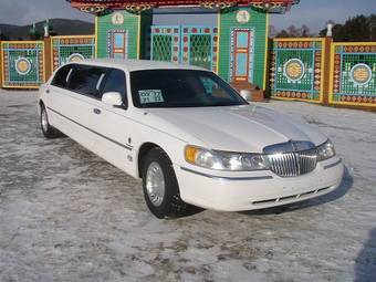 2001 Lincoln Town Car Pictures