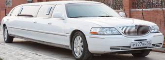 2004 Lincoln Town Car Images