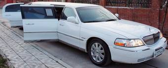 2004 Lincoln Town Car Pictures