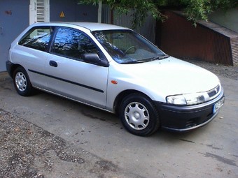1997 Mazda 323 Pictures