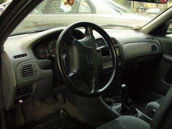 1999 Mazda 323 Pictures
