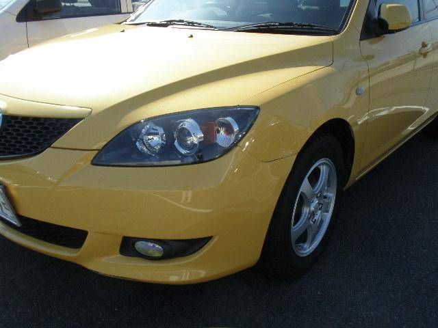 2004 Mazda Axela