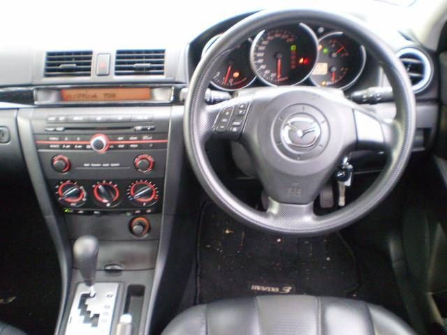 2004 Mazda Axela