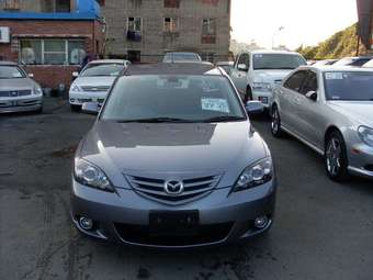 2005 Mazda Axela Pictures