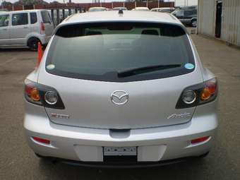 2005 Mazda Axela Pictures