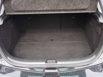 2005 Mazda Axela Photos