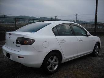 2005 Mazda Axela Photos