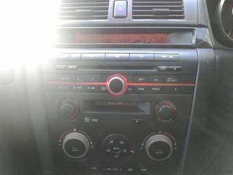 2005 Mazda Axela Photos