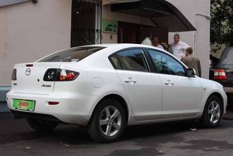 2005 Mazda Axela Pictures