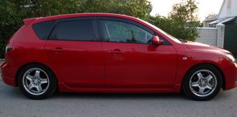2005 Mazda Axela Photos