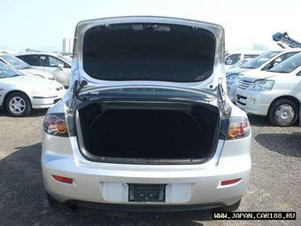 2005 Mazda Axela Pictures