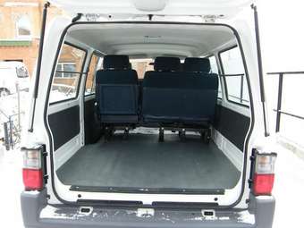 2003 Mazda Bongo Images