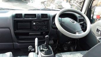 2003 Mazda Bongo Brawny Pictures