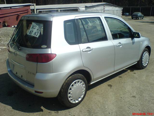 2003 Mazda Demio