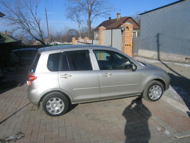 2003 Mazda Demio