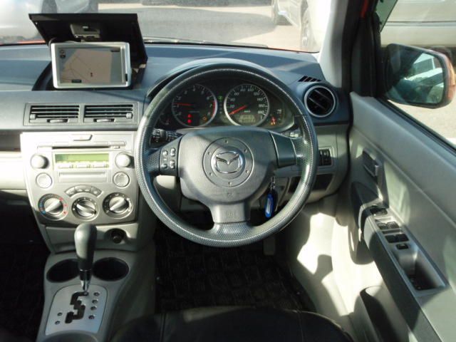 2003 Mazda Demio