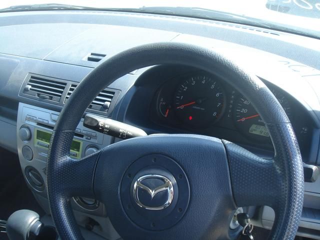 2003 Mazda Demio