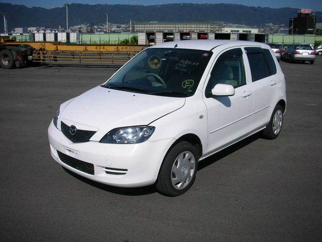 2003 Mazda Demio