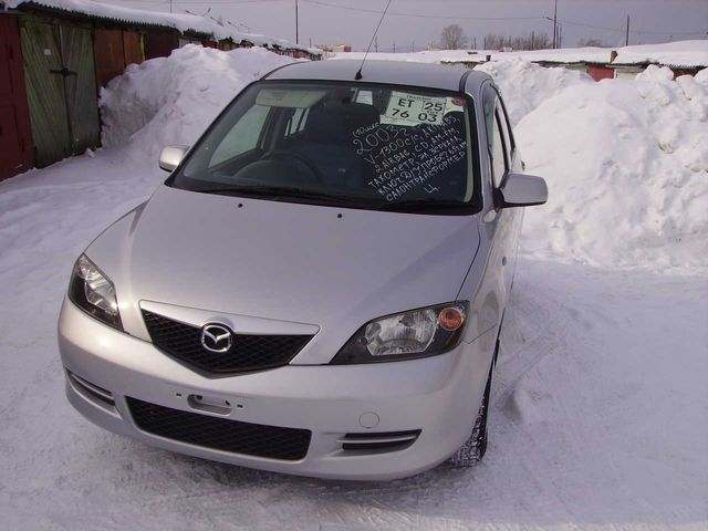 2003 Mazda Demio