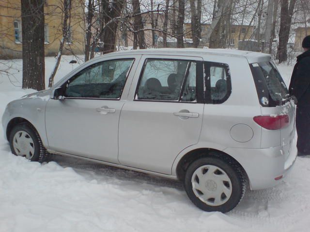 2003 Mazda Demio