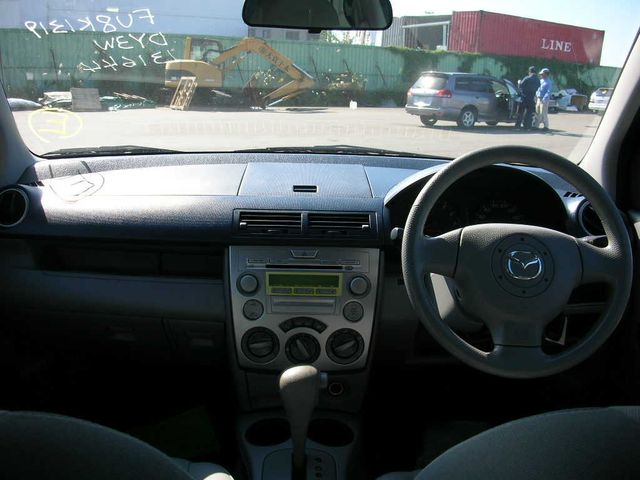 2003 Mazda Demio