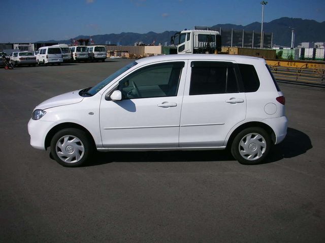 2003 Mazda Demio